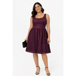 VINTAGE Sleeveless Lace Dress, Rose Floral Pattern, Burgundy Plum, Size 12-14